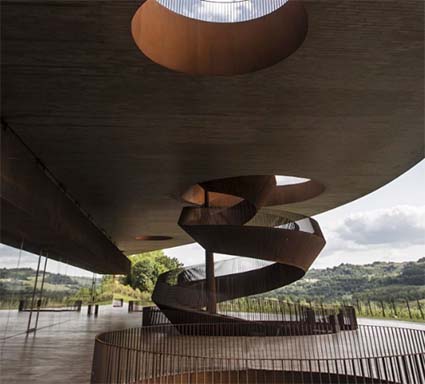 Antinoris ikoniske vinhus i Chianti. Det var i lagerhuset i Cortona, tyveriet foregik.