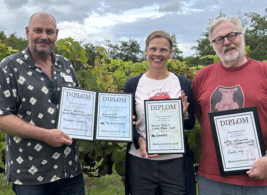 Fra venstre mod højre ses Steen Rasmussen fra The Wine Company, Bonnie Brinkløv fra Genereux og Ole Sørensen fra Emilie Vin.