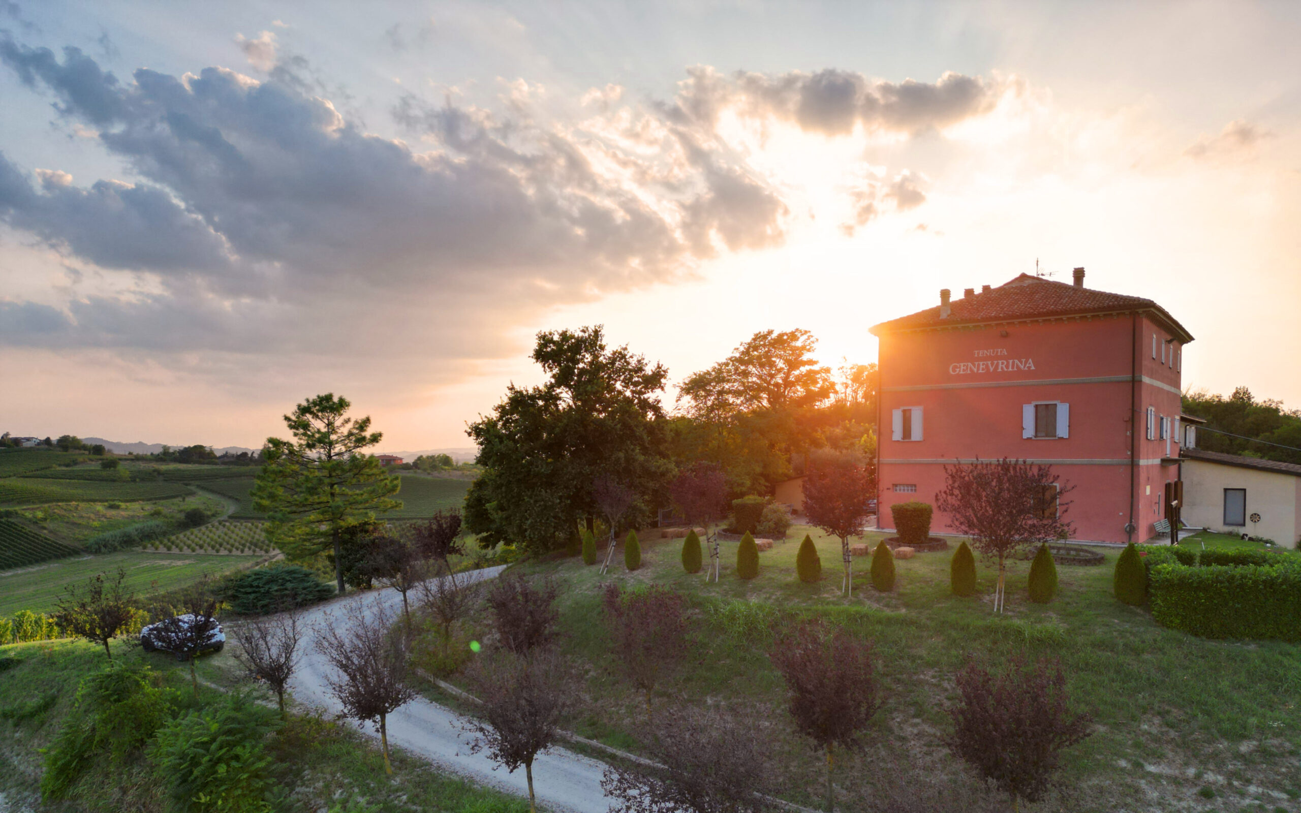tenuta-genevrina-hero